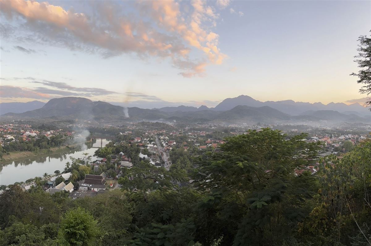 Auf dem Phousi Berg mit schöner Aussicht auf Luang Prabang