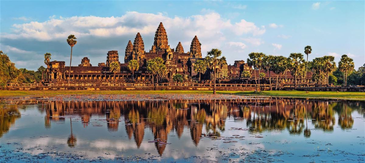 Blick auf Angkor Wat Tempel bei Sonnenuntergang