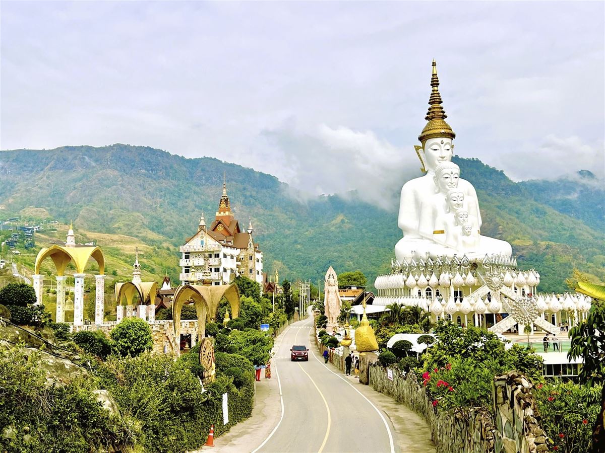 Wat Phra Sorn Kaew, Petchabun