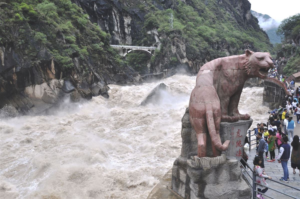 Die atemberaubende Tigersprung-Schlucht in Yunnan
