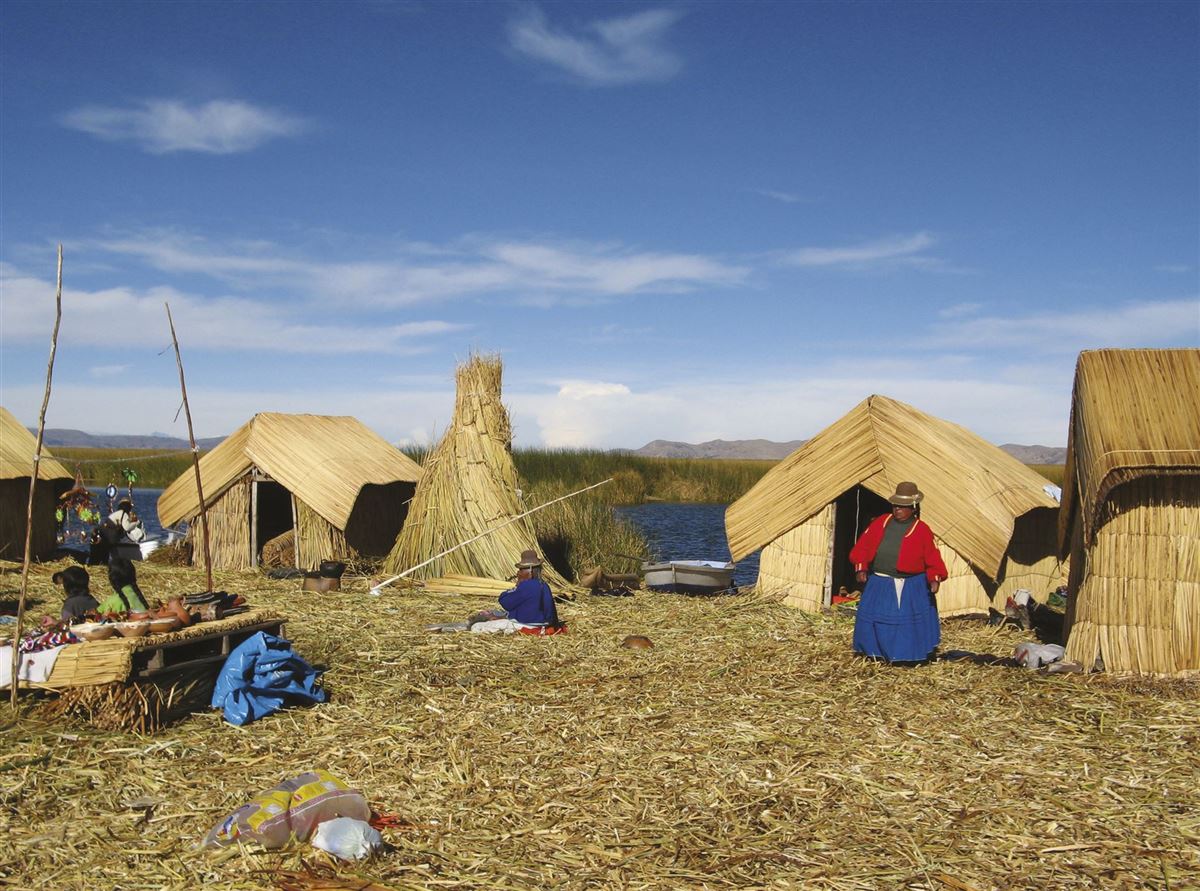 Auf den schwimmenden Inseln der Uros