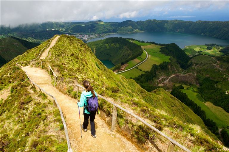 Sao Miguel unter weitem Horizont – Rundreise