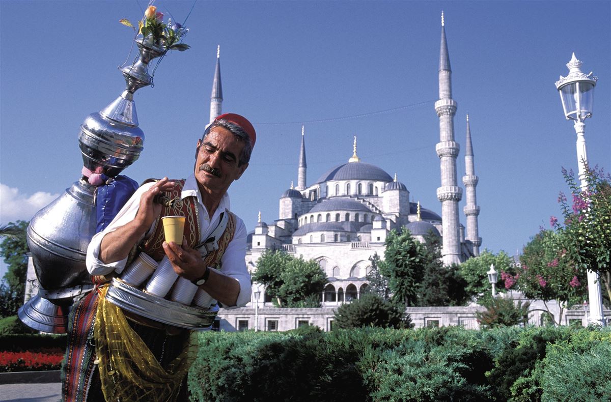 Teeverkäufer vor der Hagia Sophia
