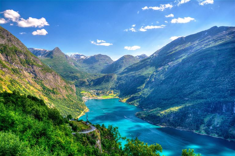 Wo Wasserfälle, Gletscher und Küsten begeistern – Rundreise