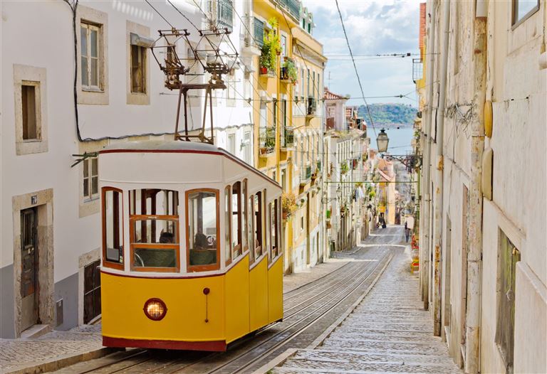 Lissabon - Weiße Stadt am Tejo @mlehmann78/adobestock