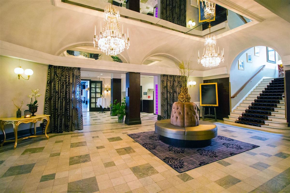 Grand-Hotel_Lobby