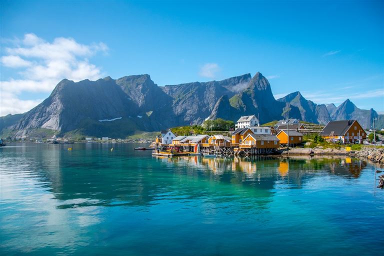 Lofoten - Norwegens ungezähmte Inseln @Alexandra/adobestock