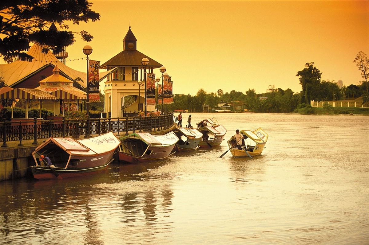 Sonnenuntergang in Kuching, Hauptstadt des malaysischen Bundesstaates Sarawak