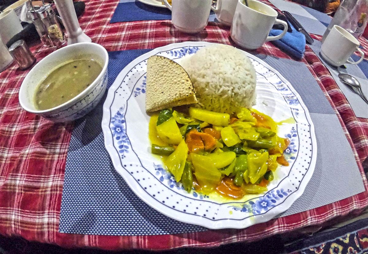 Leckeres Dal Bat zum Mittagessen
