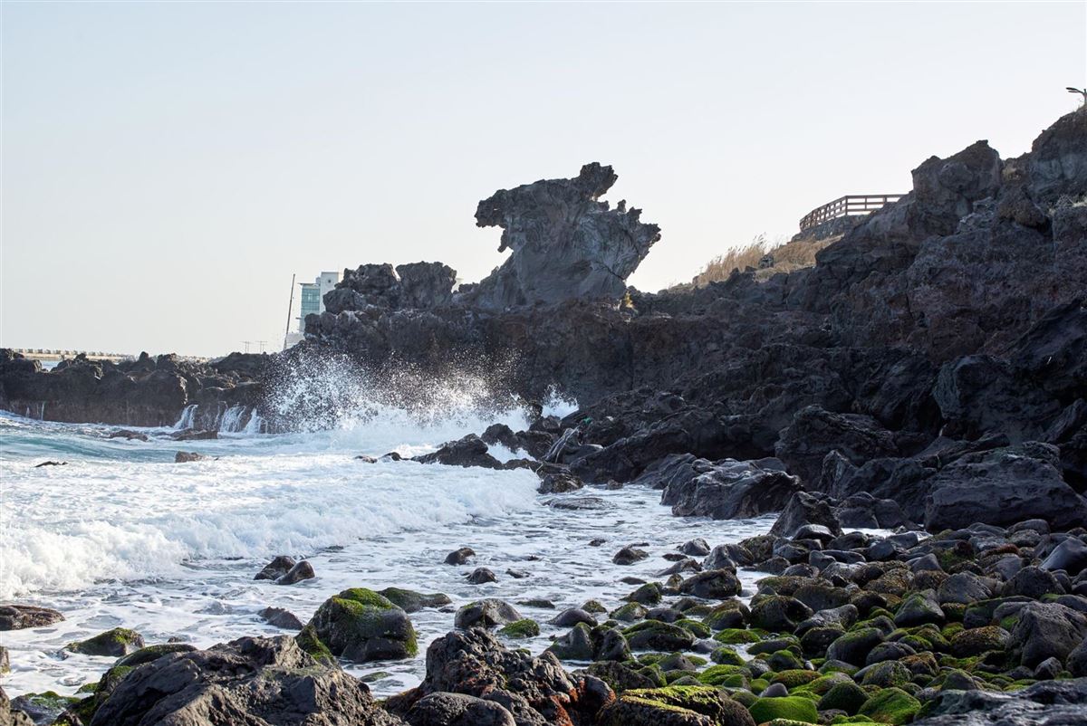 Südkorea, Insel Jeju, der Yongduam-Felsen