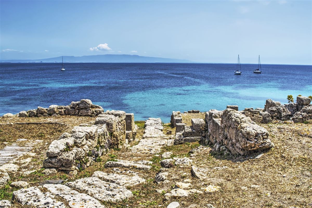 Boote vor Tharros Küste