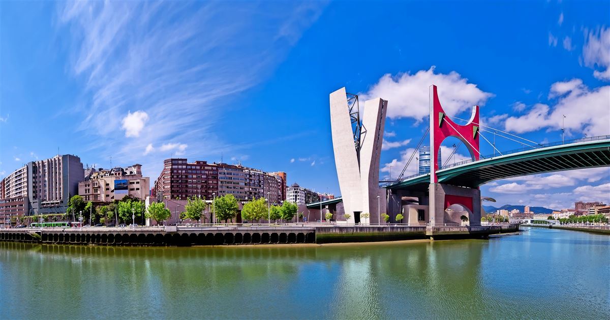 Ansicht der Böschung des Flusses Nervión O de Bilbao