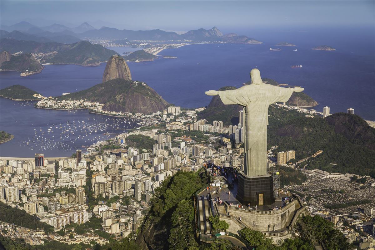 BR_Rio_de_Janeiro_GI482785184_Statue