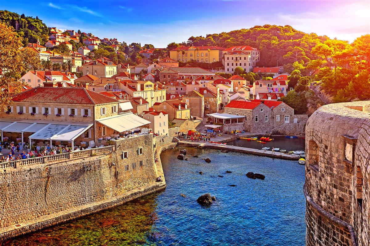 Festungen Lovrijenac und Bokar bei Sonnenuntergang in Dubrovnik, Kroatien