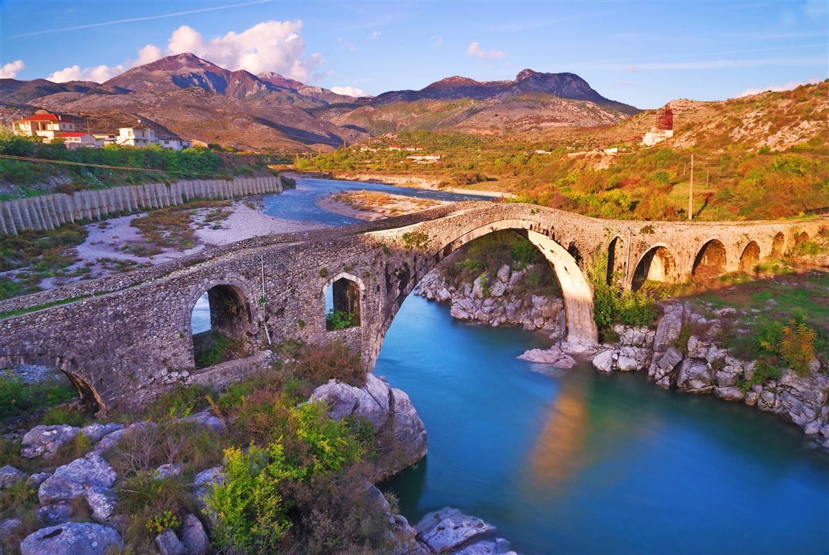 Die alte Mes-Brücke in Shkodra
