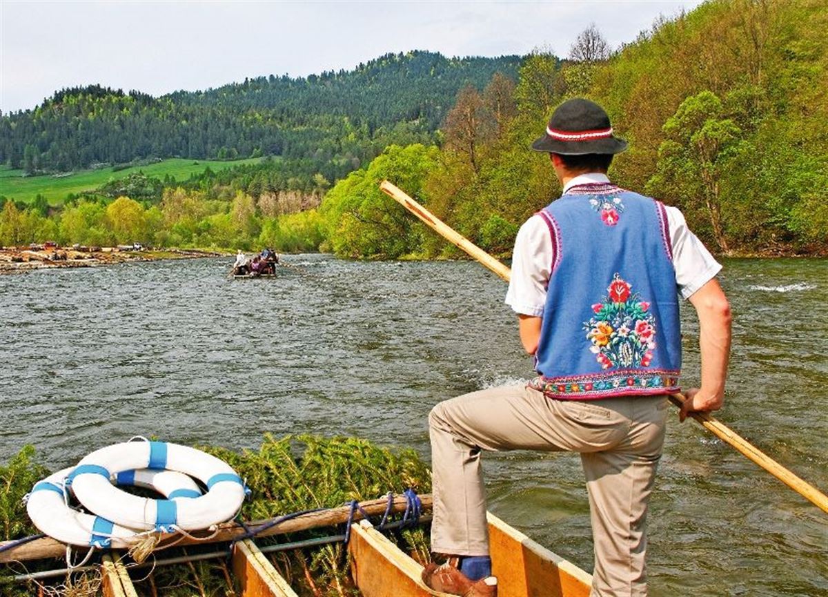 Holzflöße in der Dunajec-Schlucht