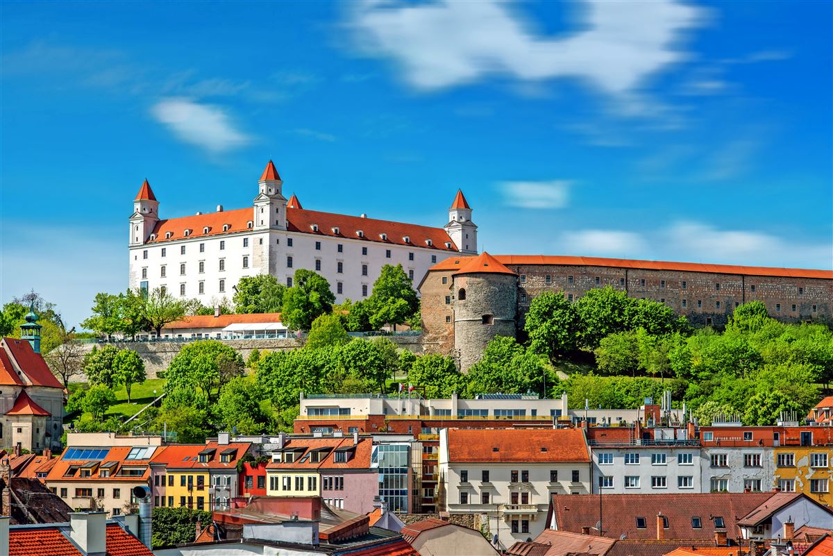 Blick auf Altstadt und Burg von Bratislava