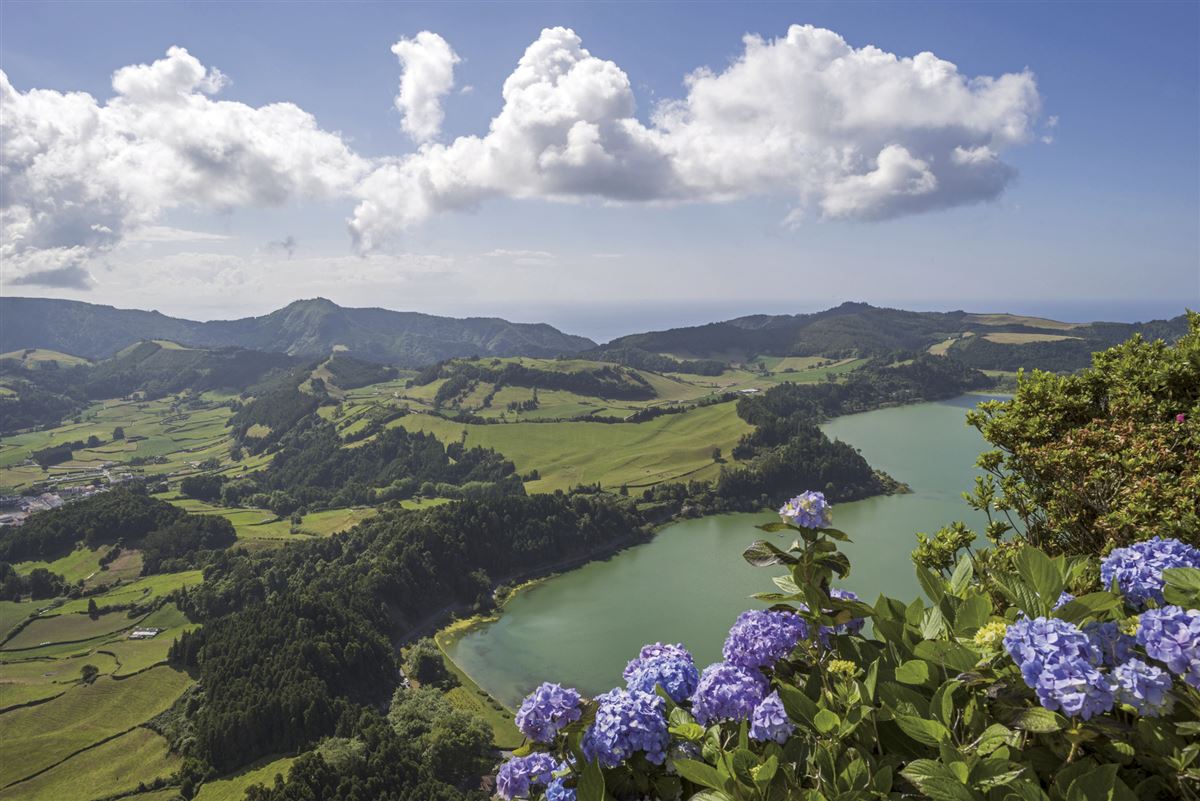 Azoren, Vulkankrater in der Nähe von Furnas