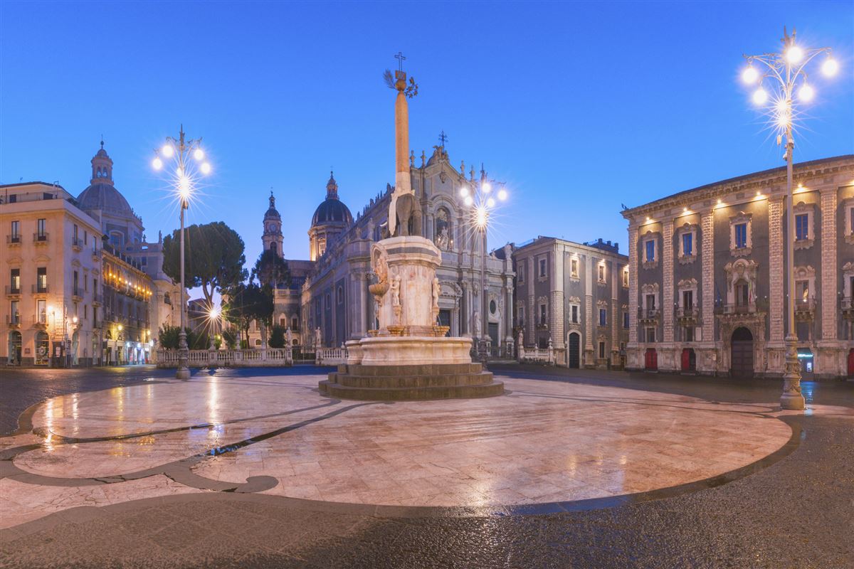 Kathedrale von Catania bei Nacht